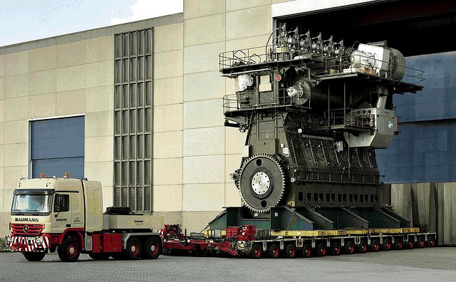 Самый большой двигатель в мире Wartsilla Sulzer RTA96