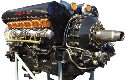V-образный поршневой авиационный двигатель от Rolls Royce/